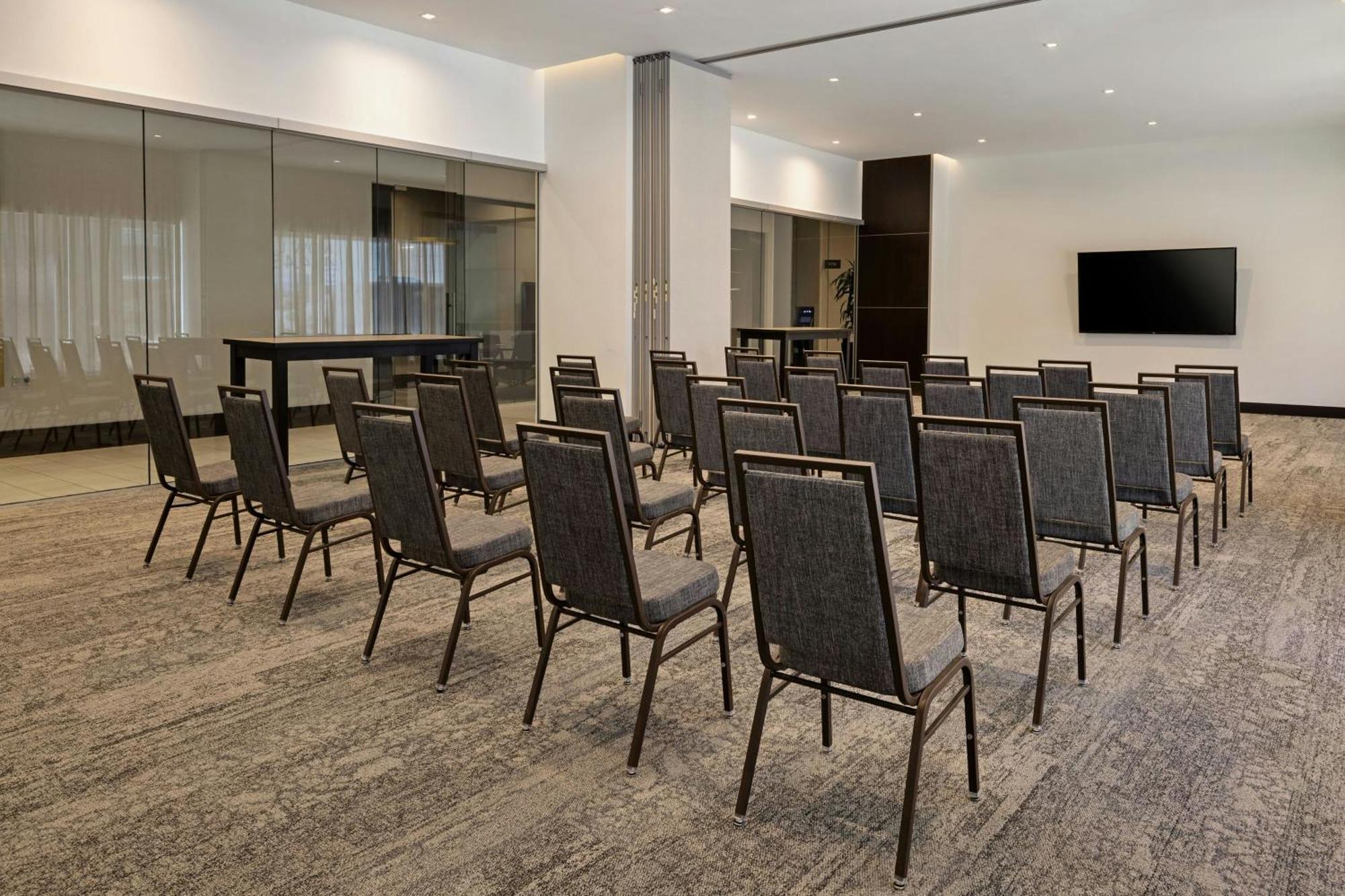 Ac Hotel By Marriott Beverly Hills — Photos 1